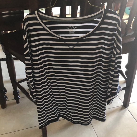 Size large 3/4 length top - Picture 1 of 3